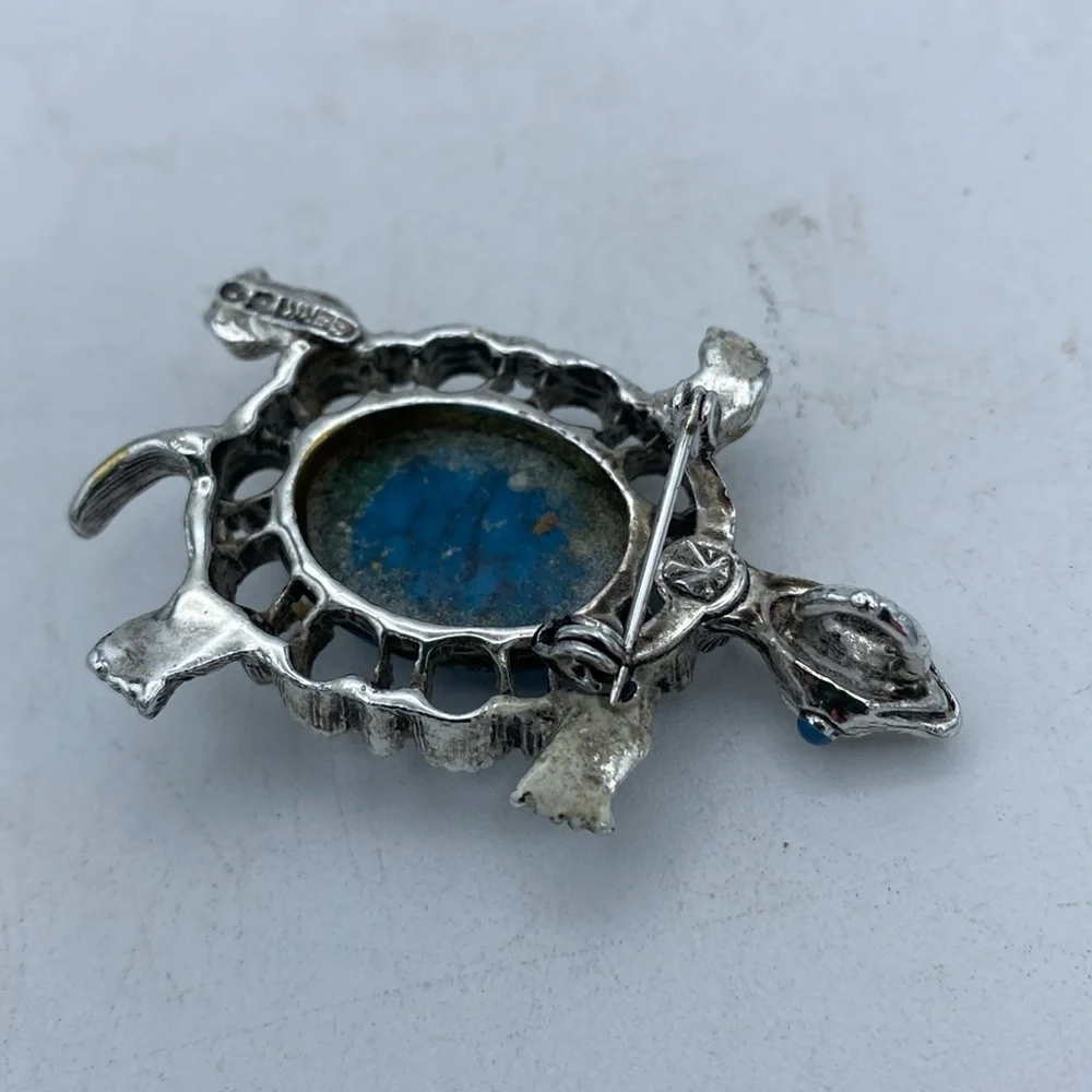 VTG silvertone turtle turquoise color stone by Gerrys pendant brooch pin western
